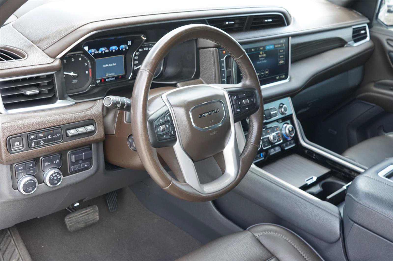 Used 2021 GMC Yukon Denali w/ Denali Ultimate Package AWD/4WD image 9