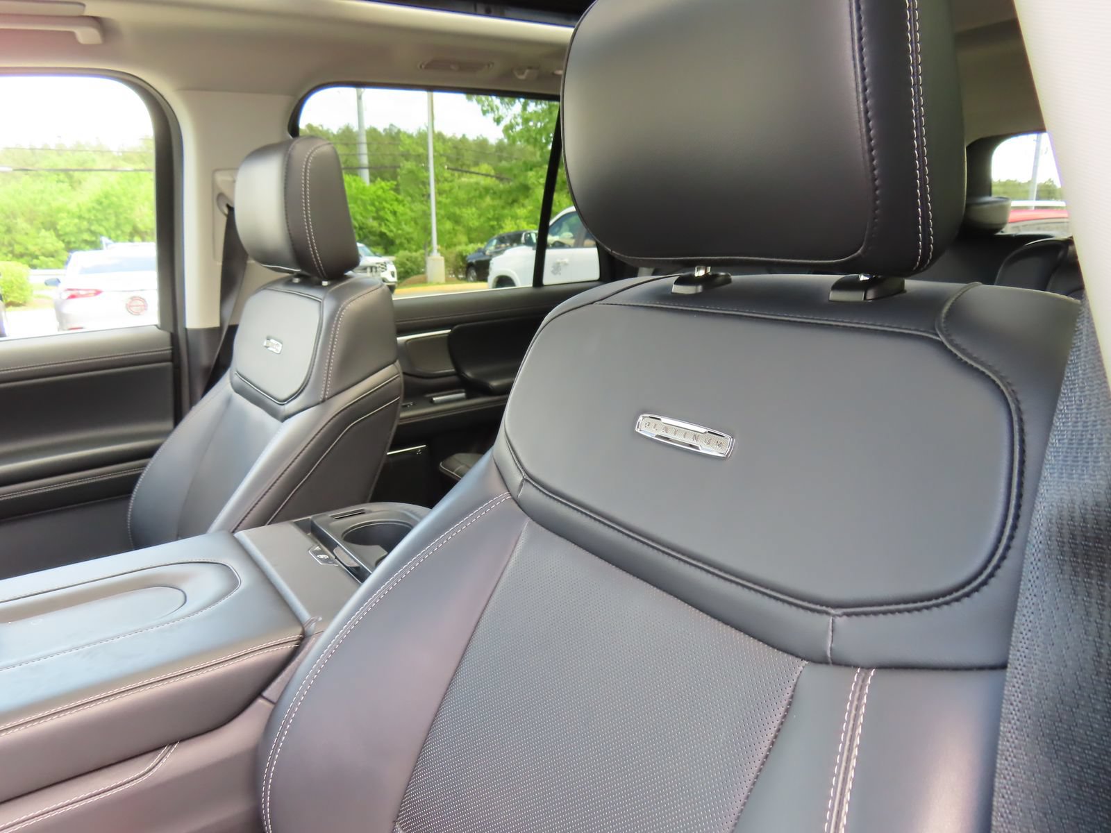 Certified 2025 Ford Expedition Platinum w/ Driver's Package AWD/4WD image 31