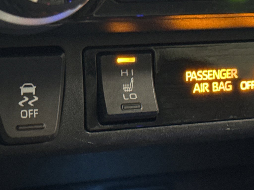 Used 2019 Toyota RAV4 Limited image 26