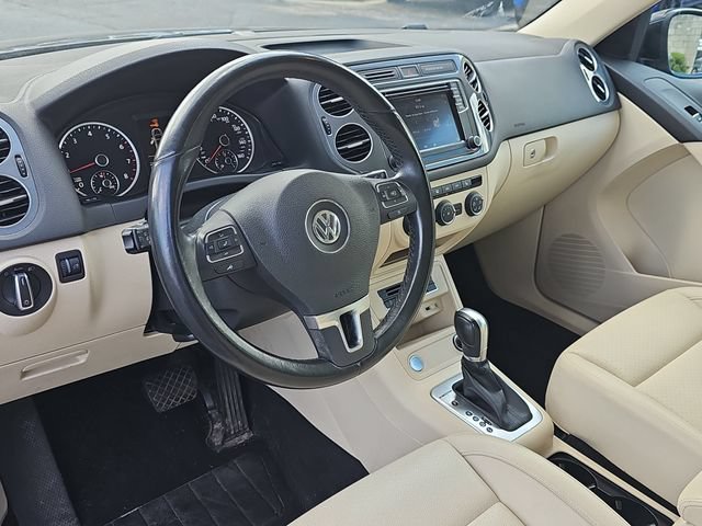 Used 2017 Volkswagen Tiguan Wolfsburg Edition AWD/4WD image 17