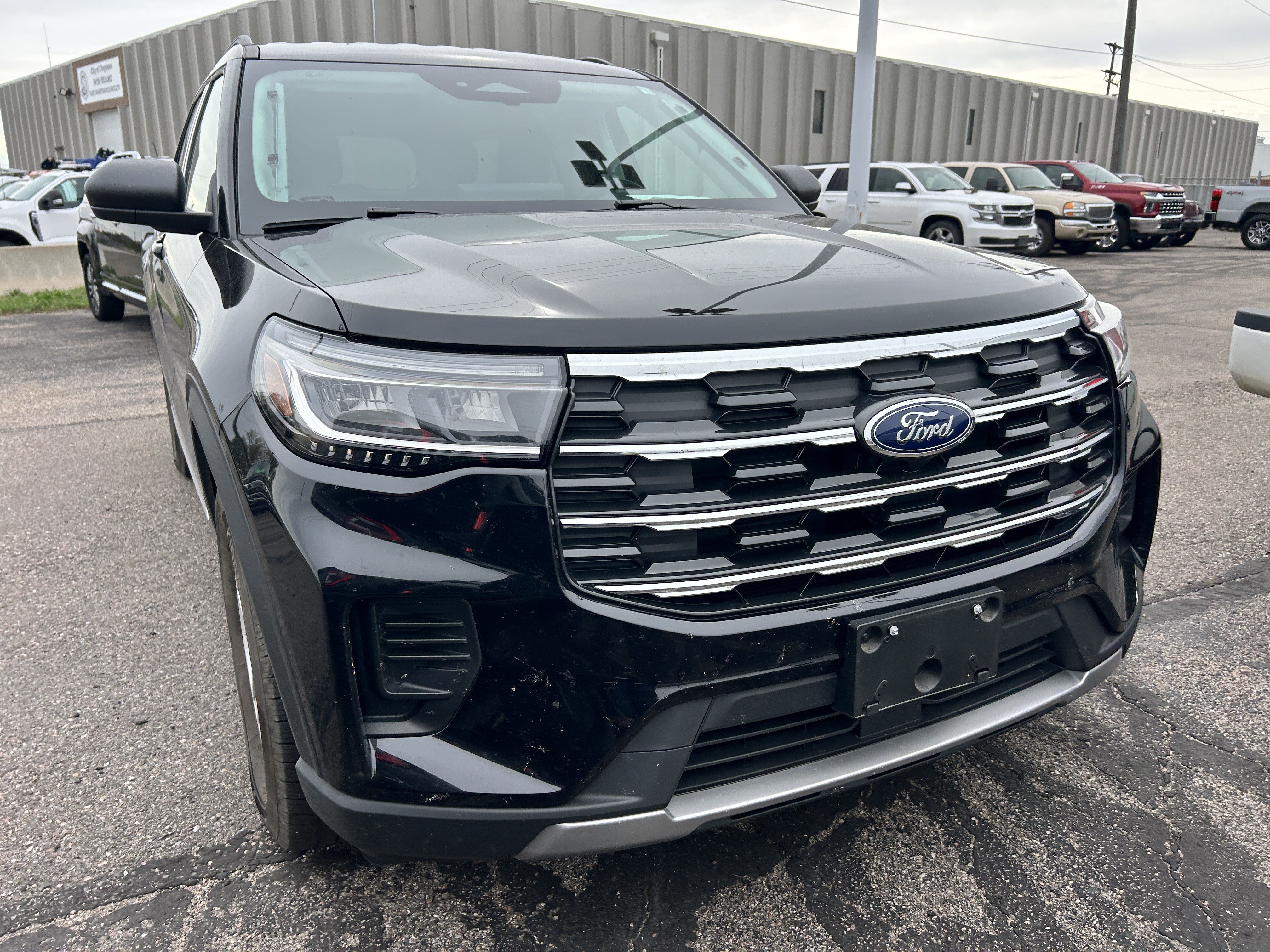 Certified 2025 Ford Explorer Active AWD/4WD image 8