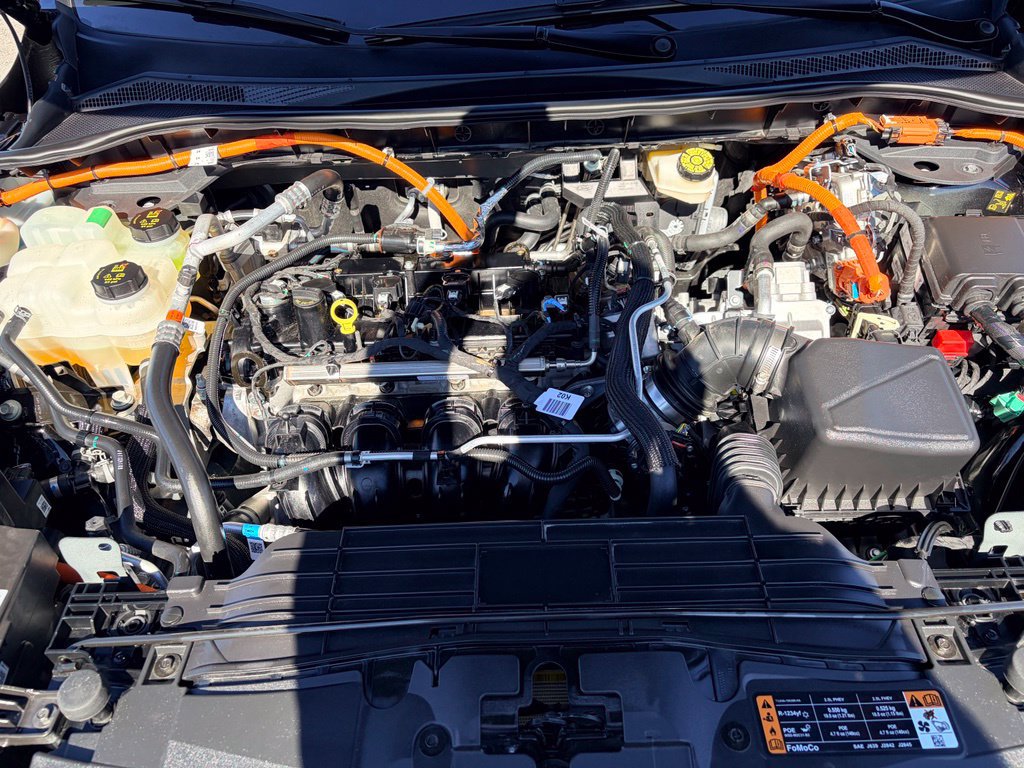 Certified 2025 Ford Escape SE w/ PHEV Premium Package FWD image 35