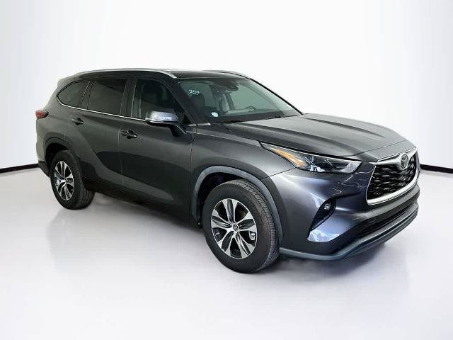Used 2023 Toyota Highlander XLE FWD image 24