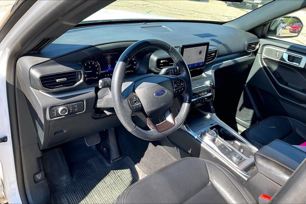 Certified 2020 Ford Explorer XLT w/ Equipment Group 202A AWD/4WD image 7