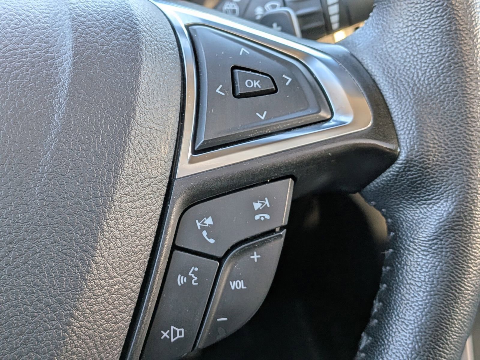 Certified 2024 Ford Edge SEL w/ Convenience Package image 32