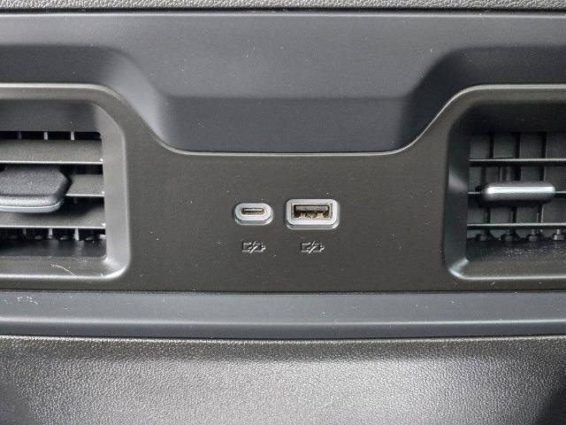 Used 2023 Chevrolet Silverado 1500 RST AWD/4WD image 19