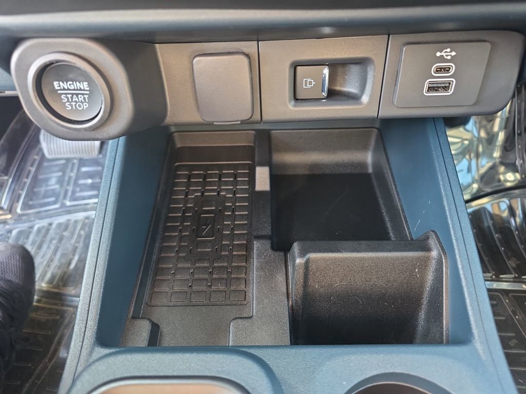 Certified 2025 Ford Maverick Lariat w/ Black Appearance Package image 42