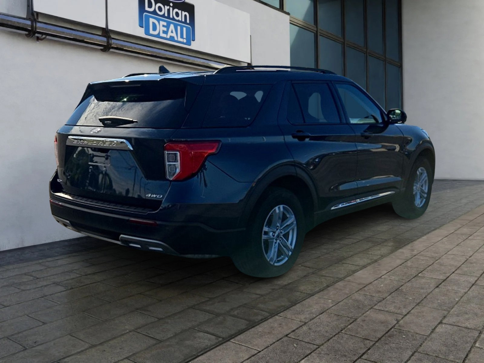 Certified 2023 Ford Explorer XLT w/ Equipment Group 202A AWD/4WD image 3