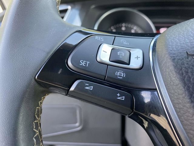 Used 2021 Volkswagen Tiguan SE AWD/4WD image 25