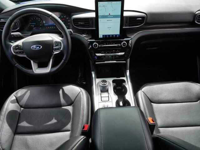 Certified 2022 Ford Explorer Limited w/ Limited Technology Package AWD/4WD image 16