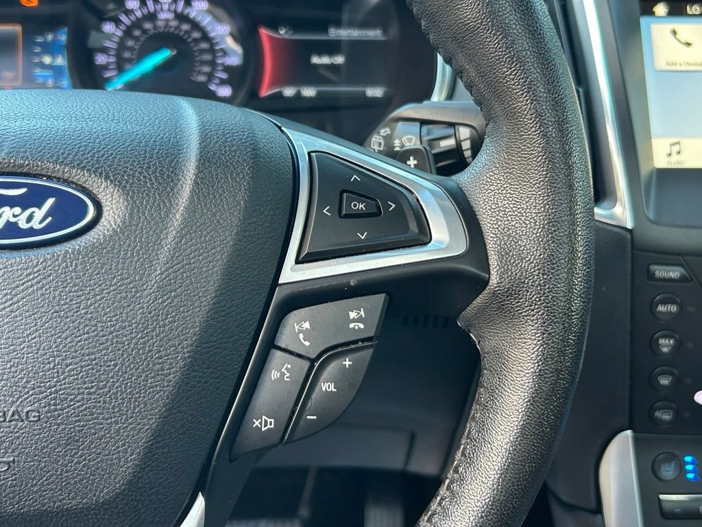 Certified 2018 Ford Edge Titanium w/ Equipment Group 302A AWD/4WD image 40