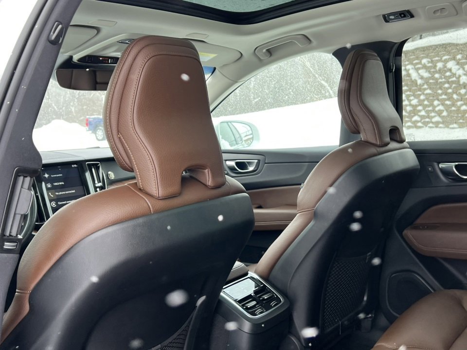 Used 2020 Volvo XC60 T6 Inscription w/ Protection Package Premier image 37