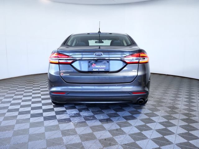 Certified 2017 Ford Fusion SE w/ Fusion SE Technology Package FWD image 5