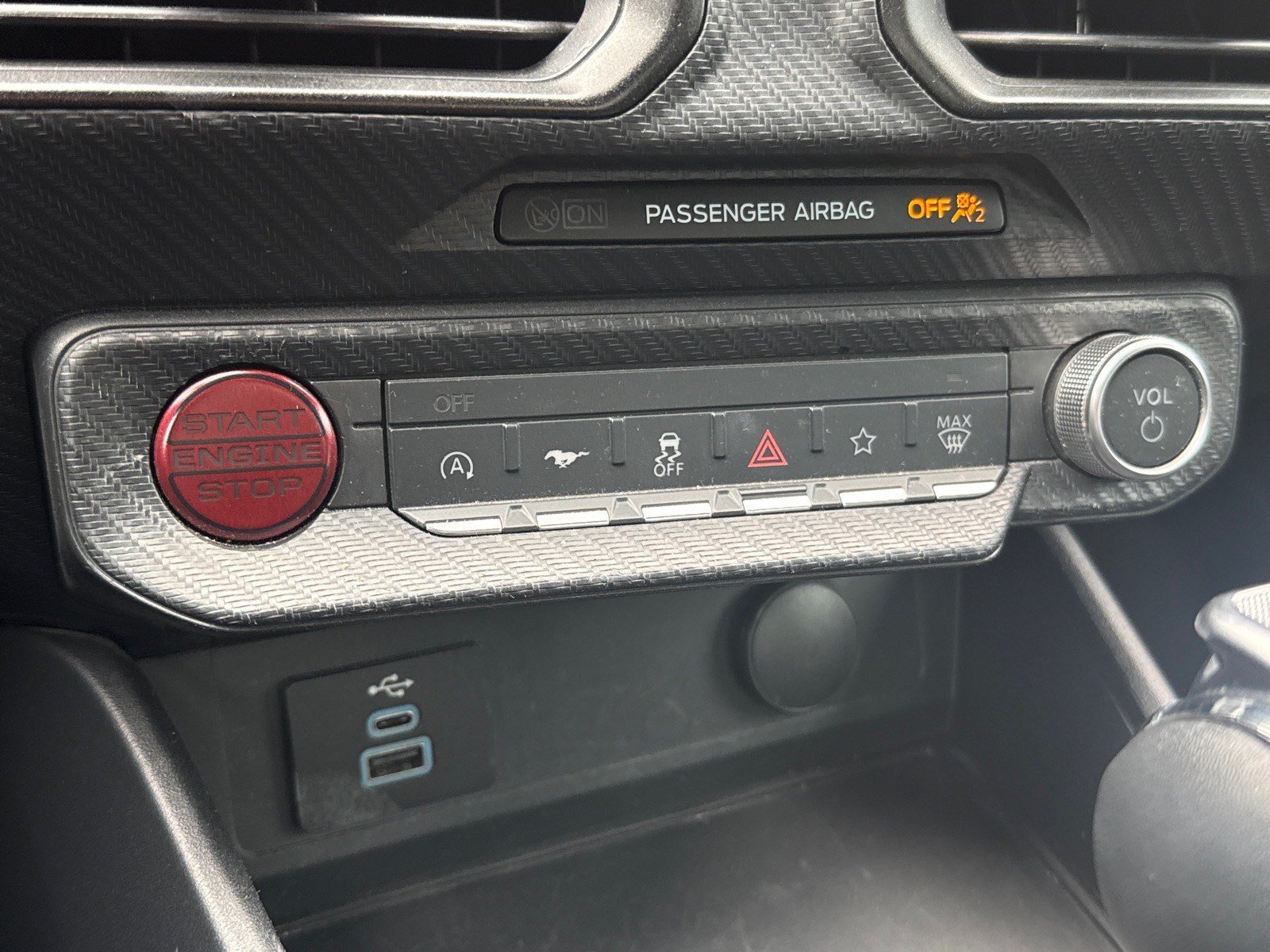 Certified 2024 Ford Mustang Coupe RWD image 18