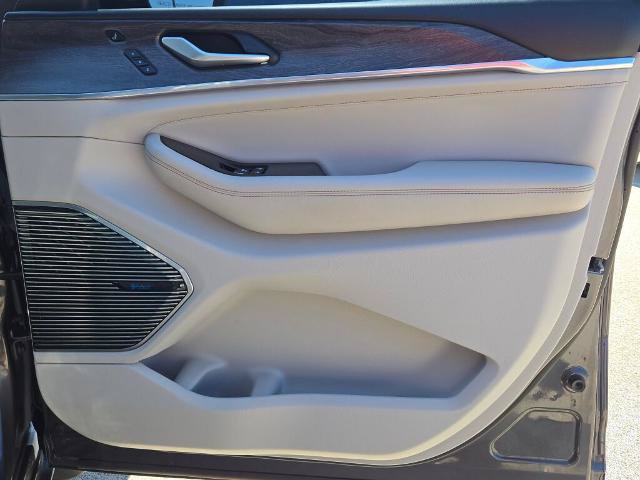 Used 2021 Jeep Grand Cherokee L Overland w/ Luxury Tech Group IV AWD/4WD image 8