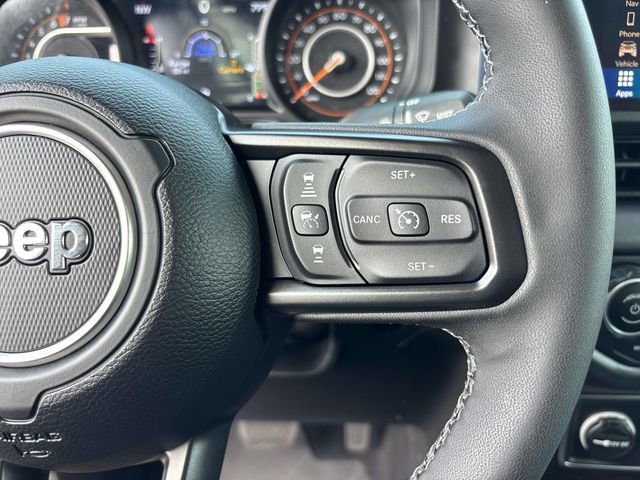 Used 2025 Jeep Gladiator Mojave w/ Safety Group AWD/4WD image 31