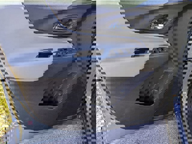 Used 2024 Chevrolet Equinox LT image 11