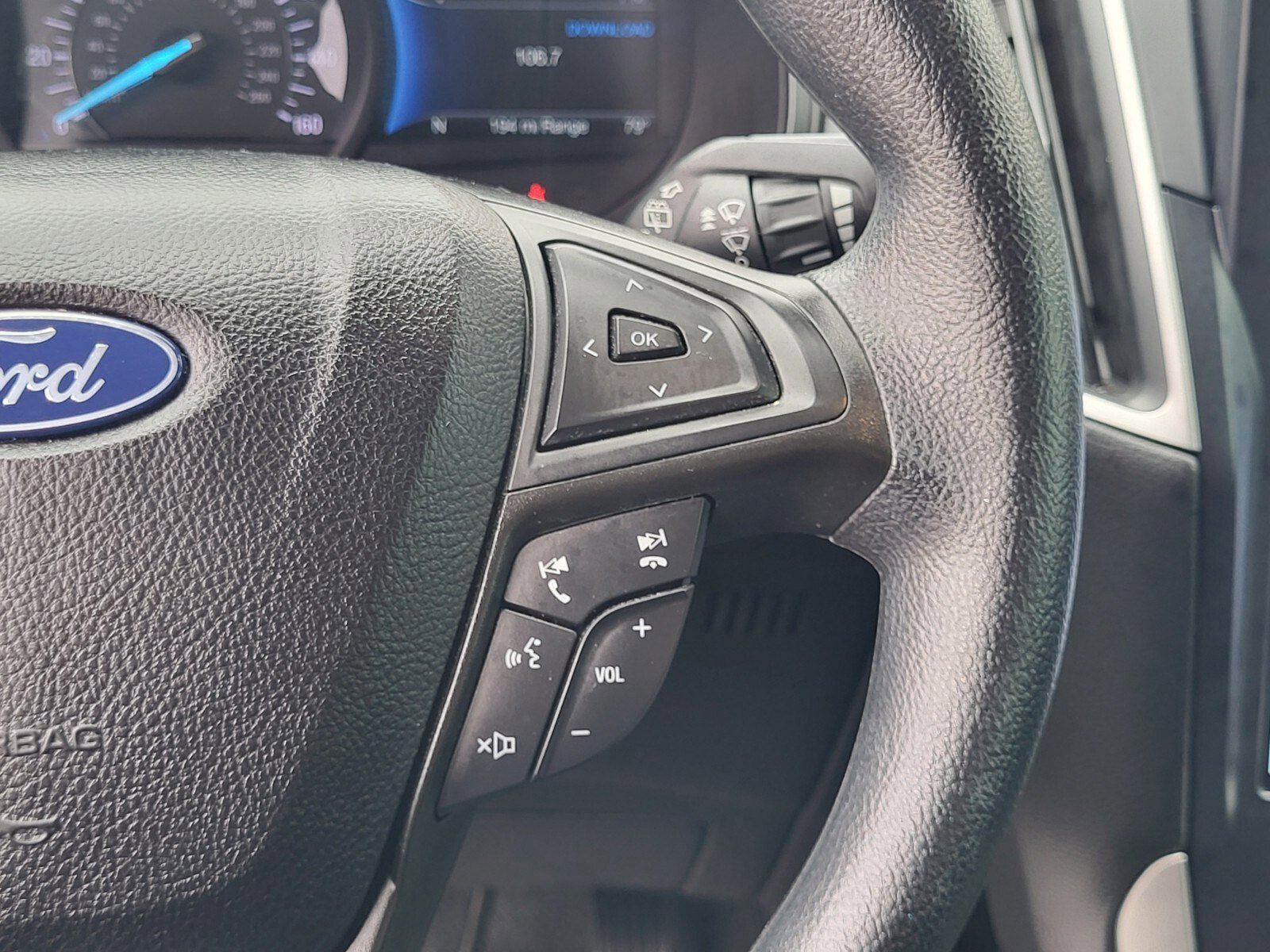 Certified 2022 Ford Edge SE w/ Black Appearance Package image 26