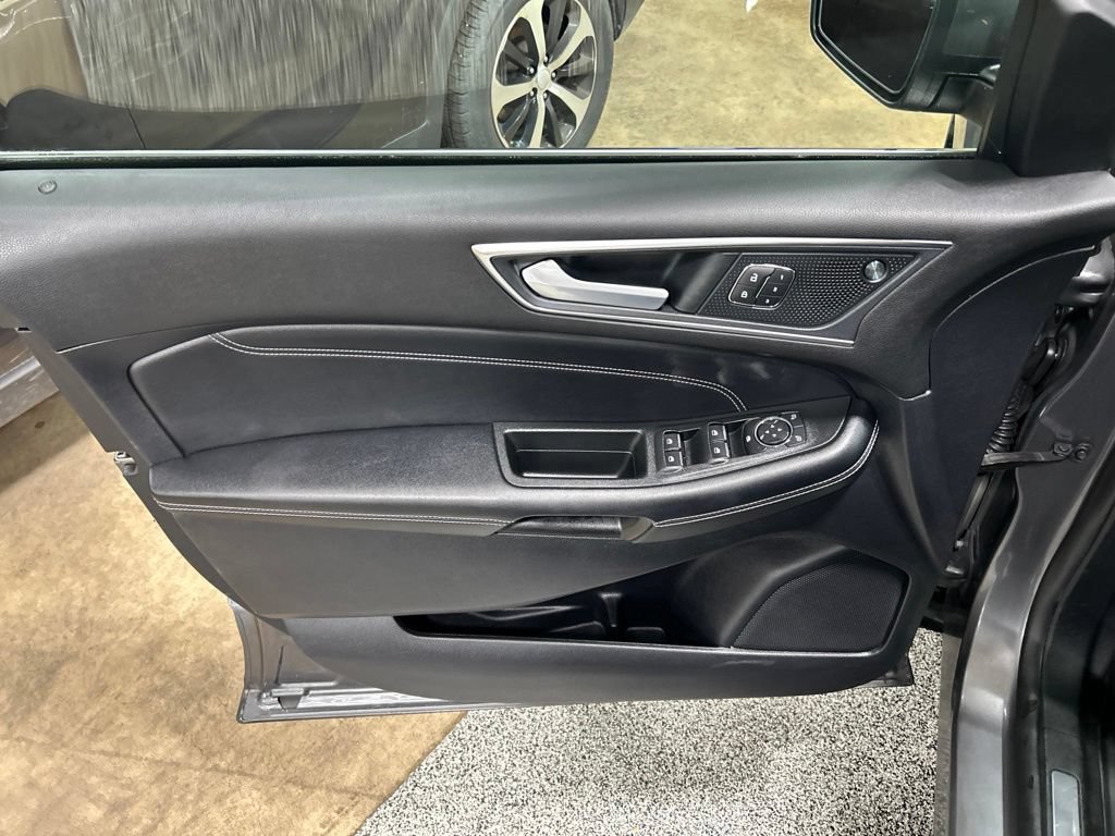 Certified 2022 Ford Edge Titanium w/ Equipment Group 301A AWD/4WD image 15