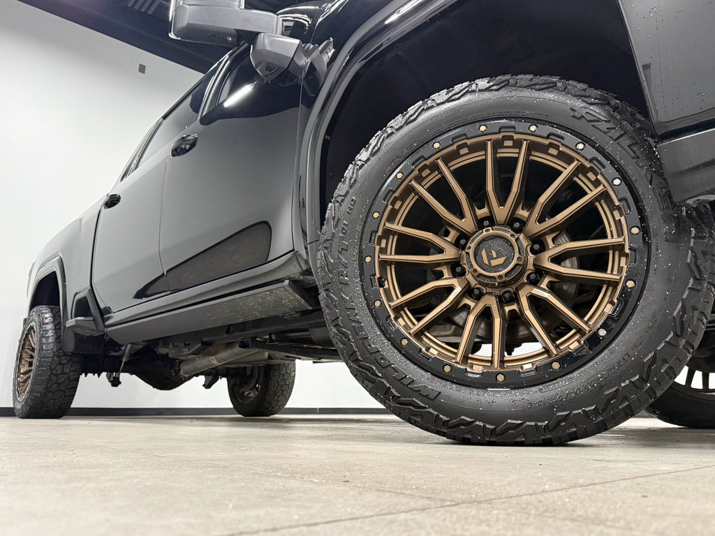 Used 2020 GMC Sierra 2500 Denali w/ Denali Ultimate Package image 2