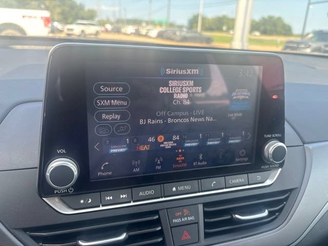 Used 2025 Nissan Altima 2.5 SR FWD image 17