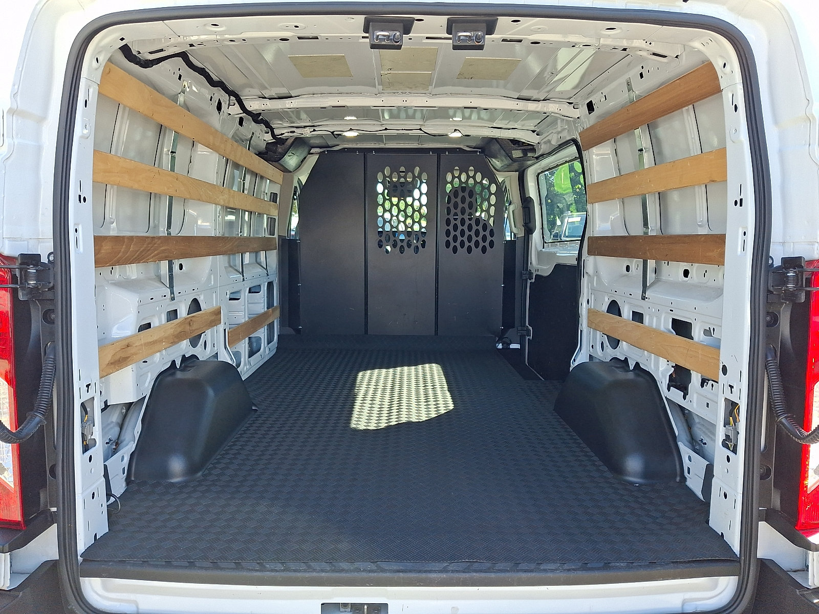 Certified 2025 Ford Transit 250 Low Roof w/ Exterior Upgrade Package RWD image 31