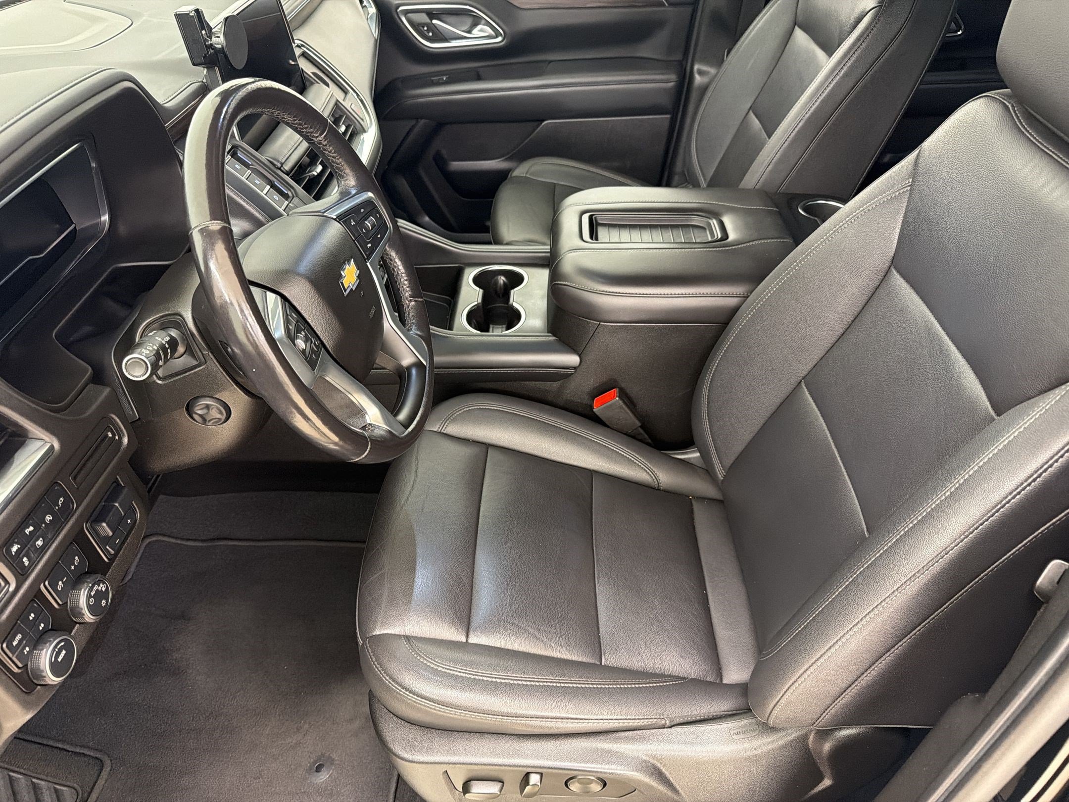 Used 2022 Chevrolet Tahoe LT w/ LT Signature Package AWD/4WD image 5