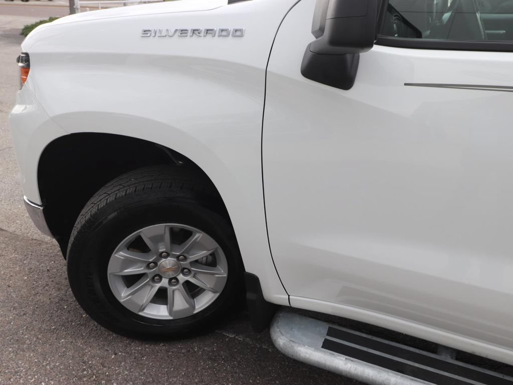Used 2025 Chevrolet Silverado 1500 W/T RWD image 3