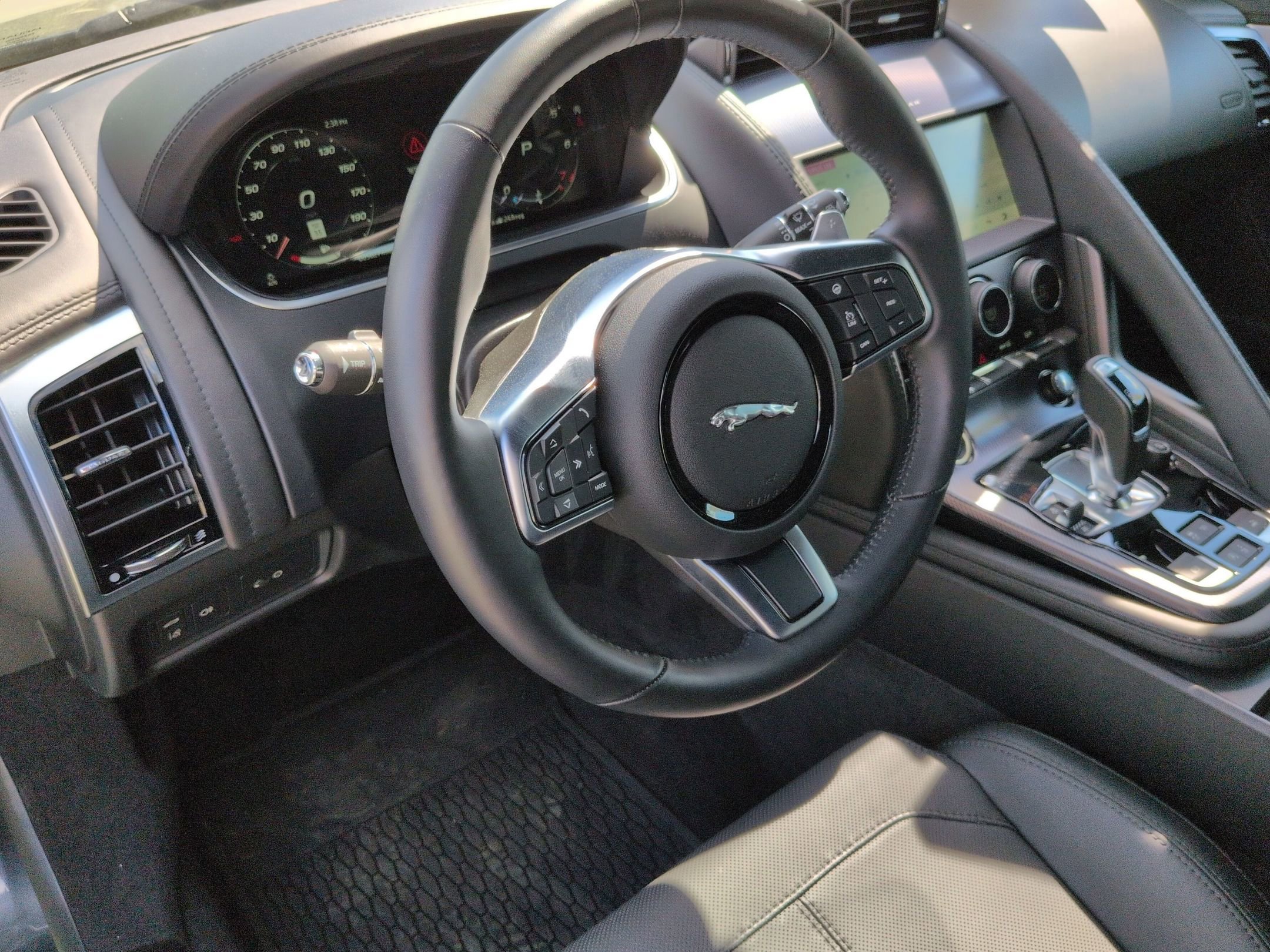 Used 2024 Jaguar F-TYPE R-Dynamic image 19