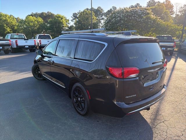 Used 2020 Chrysler Pacifica Touring-L w/ Advanced Safetytec Group FWD image 17