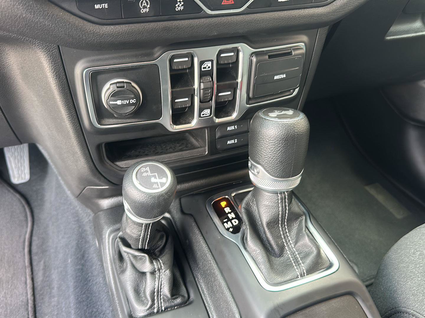 Used 2024 Jeep Wrangler Unlimited Sport AWD/4WD image 20