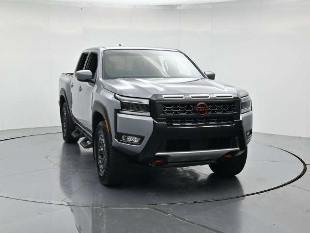 Used 2025 Nissan Frontier PRO-4X AWD/4WD image 4