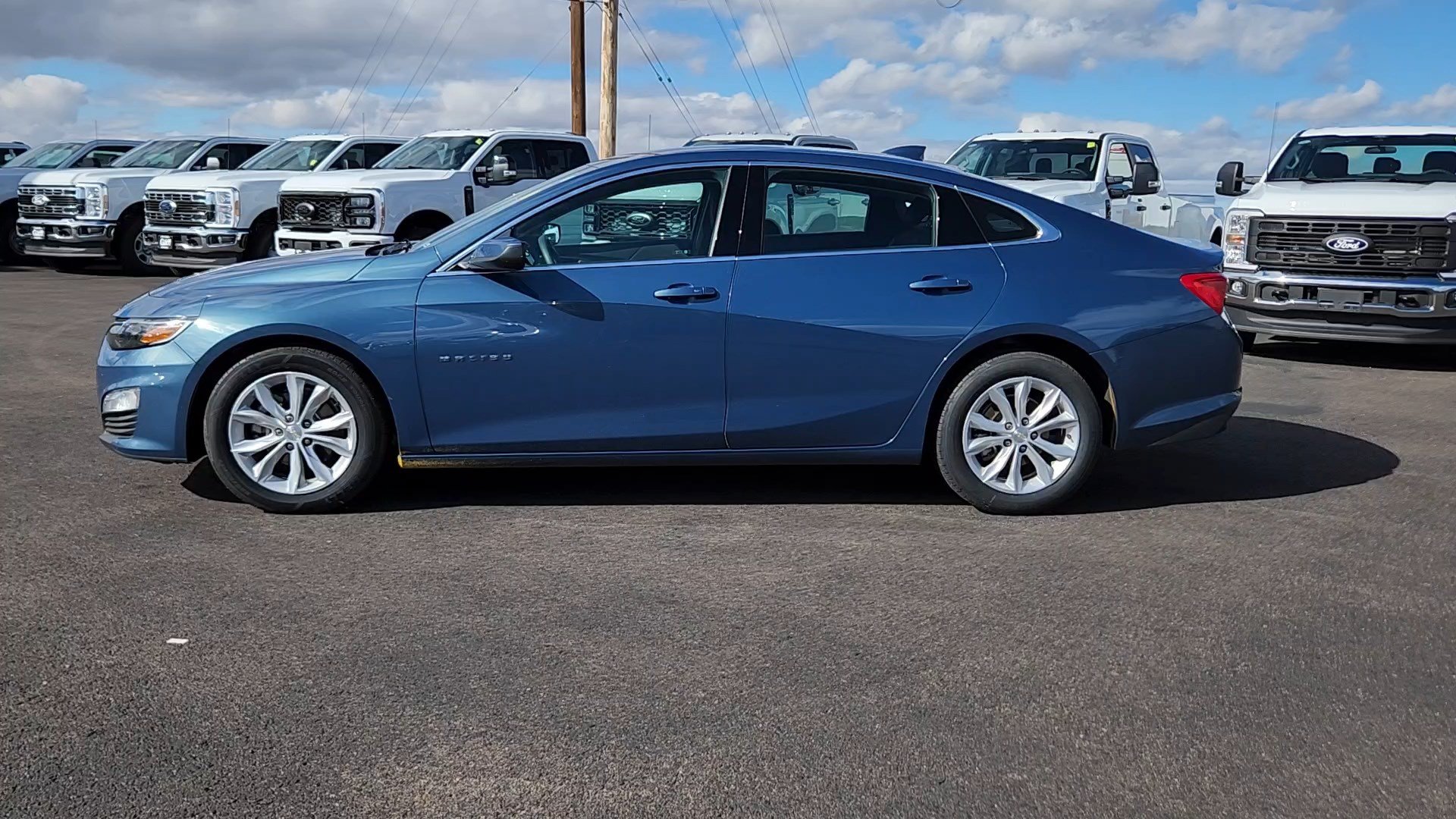 Used 2025 Chevrolet Malibu LT FWD image 3