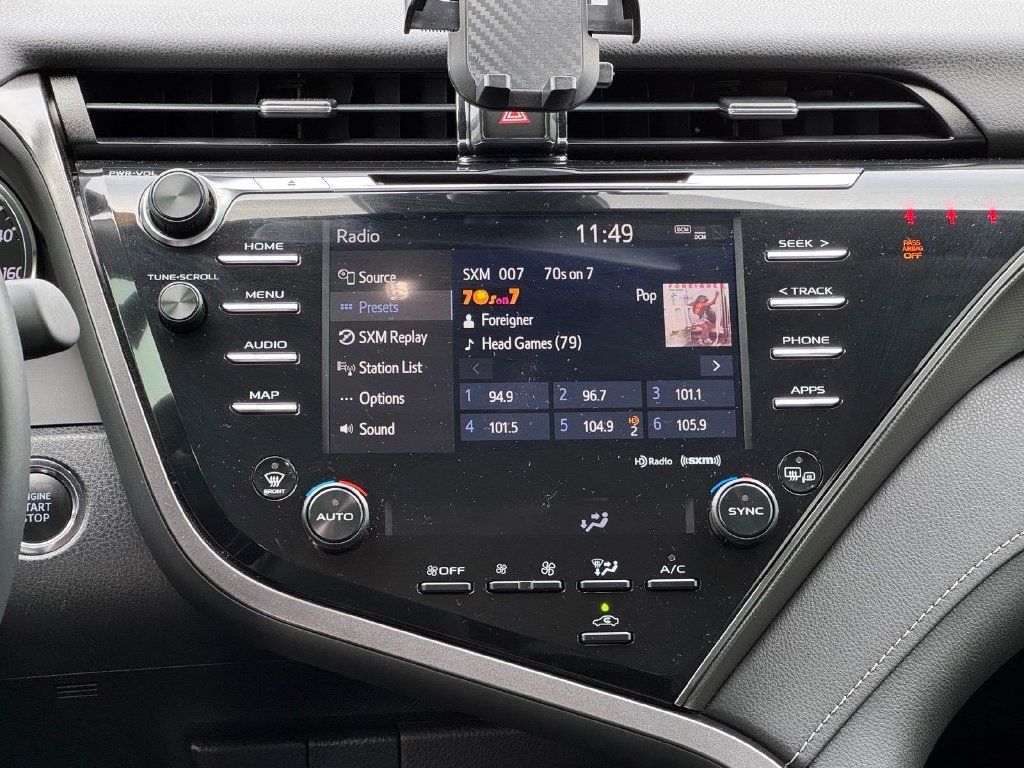 Used 2019 Toyota Camry XSE FWD image 14