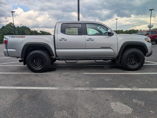 Used 2023 Toyota Tacoma TRD Off-Road w/ Technology Package AWD/4WD image 5