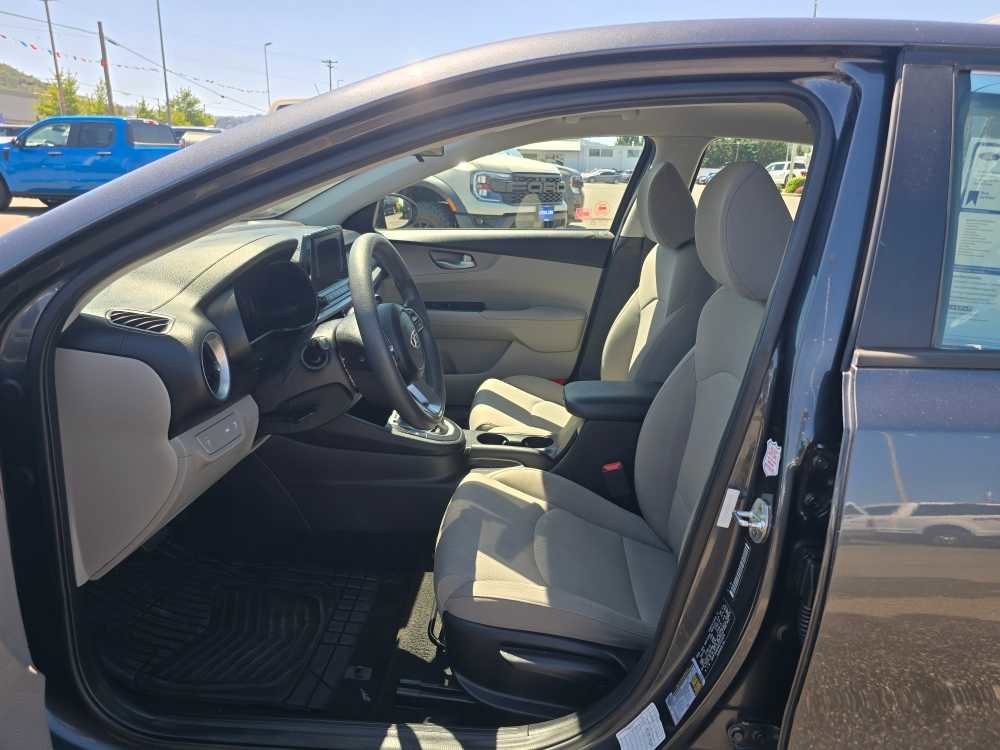 Used 2019 Kia Forte LXS FWD image 9