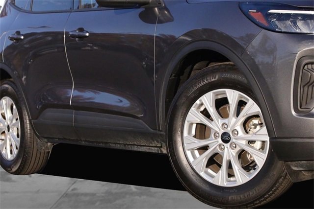Certified 2025 Ford Escape Active image 6