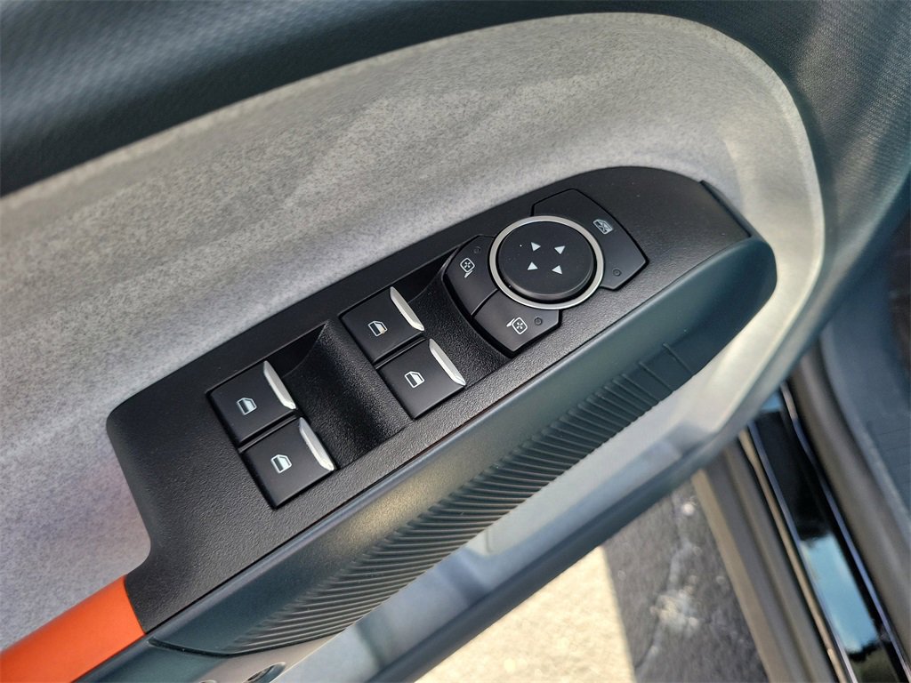 Certified 2022 Ford Maverick XLT image 12