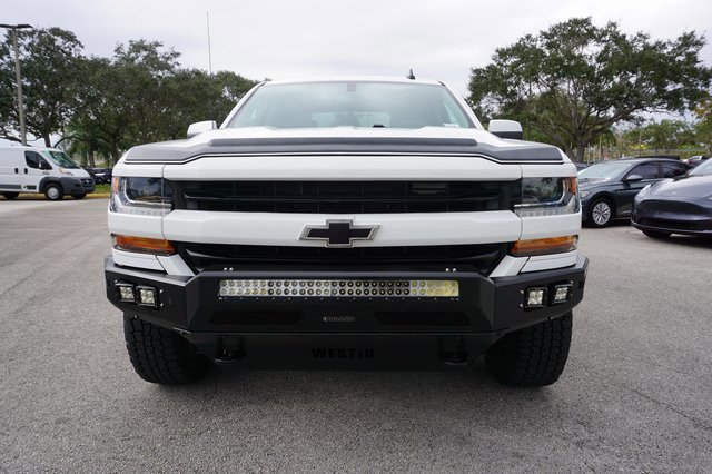 Used 2018 Chevrolet Silverado 1500 LT w/ All Star Edition image 6