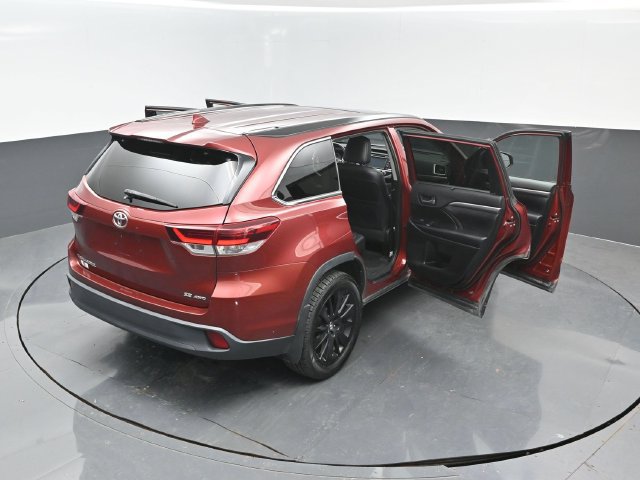 Used 2019 Toyota Highlander SE AWD/4WD image 28
