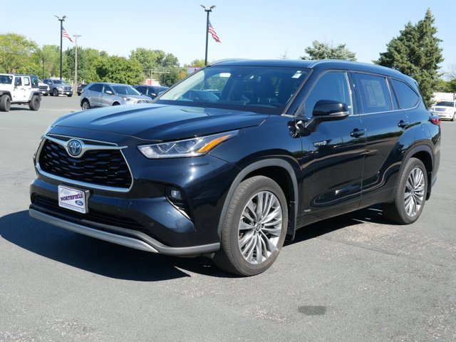 Used 2021 Toyota Highlander Platinum AWD/4WD image 4