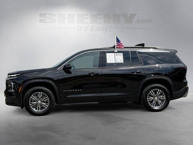 Used 2025 Chevrolet Traverse LT w/ Driver Confidence Package AWD/4WD image 16