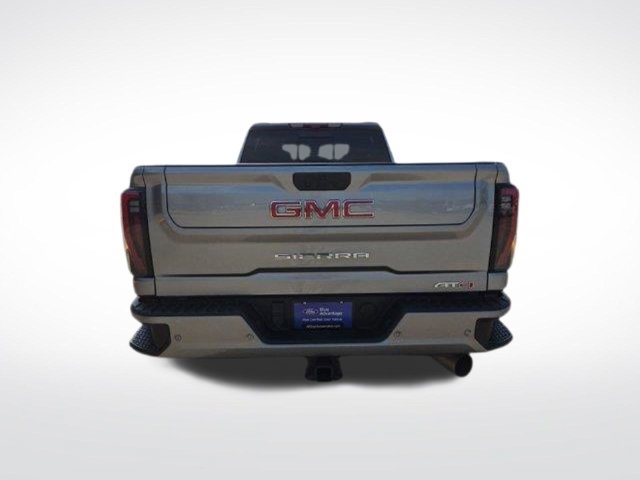 Used 2024 GMC Sierra 2500 AT4 w/ AT4 Premium Plus Package AWD/4WD image 10