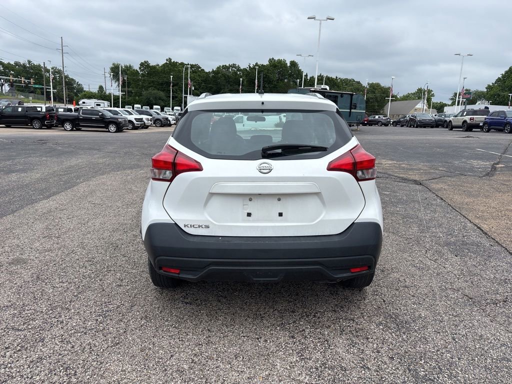 Used 2018 Nissan Kicks S FWD image 6