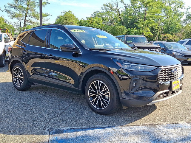 Certified 2023 Ford Escape SE w/ PHEV Premium Package FWD image 2