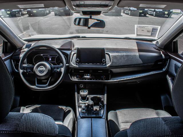 Used 2021 Nissan Rogue SV FWD image 9