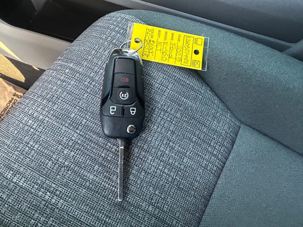 Certified 2023 Ford F450 XLT w/ XLT Value Package image 40