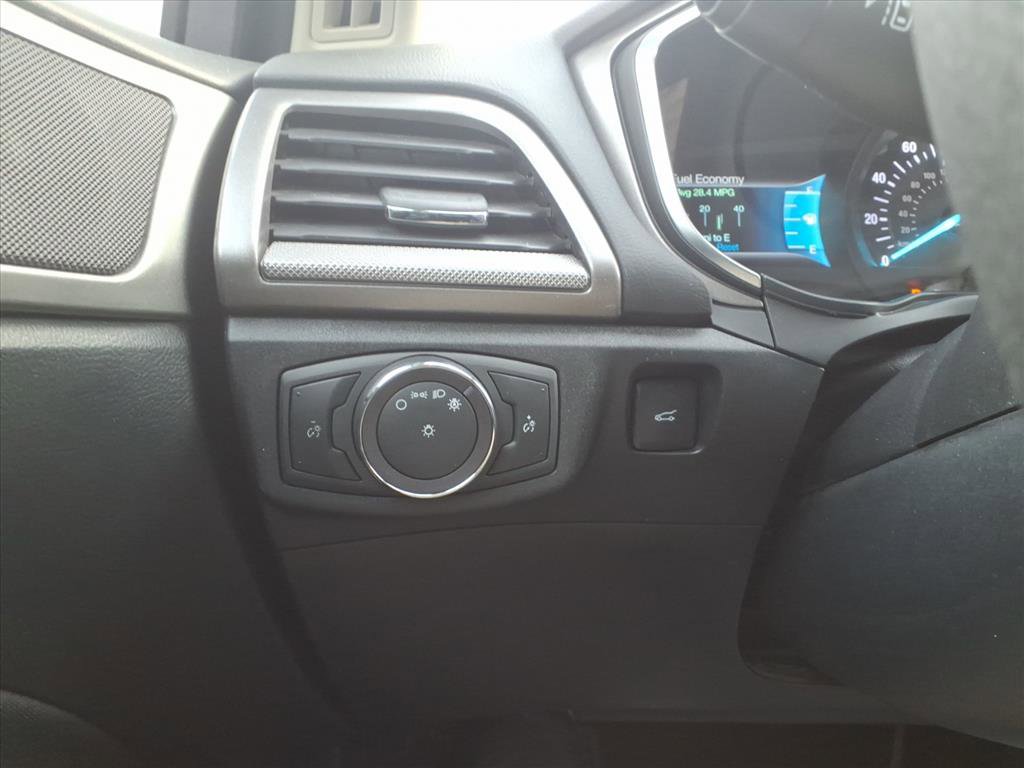 Certified 2020 Ford Fusion SE image 15