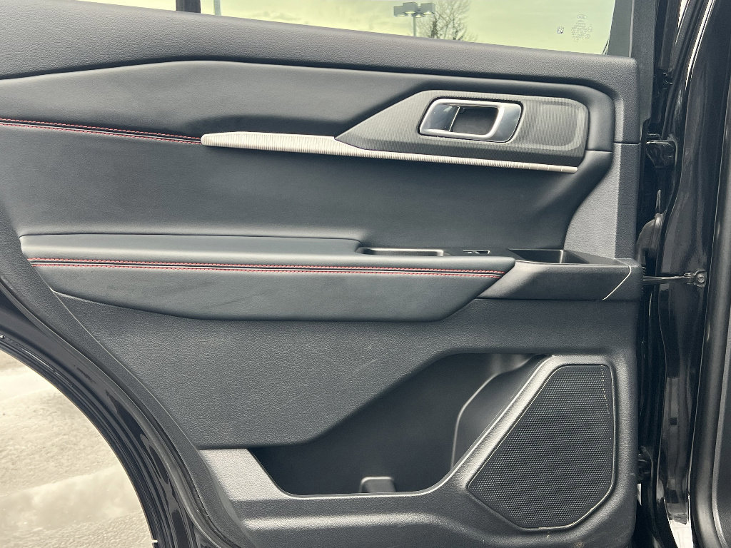 Certified 2025 Ford Explorer ST-Line image 32