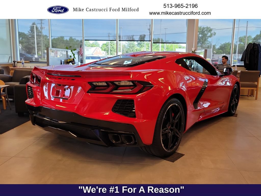Used 2024 Chevrolet Corvette Stingray Coupe RWD image 3